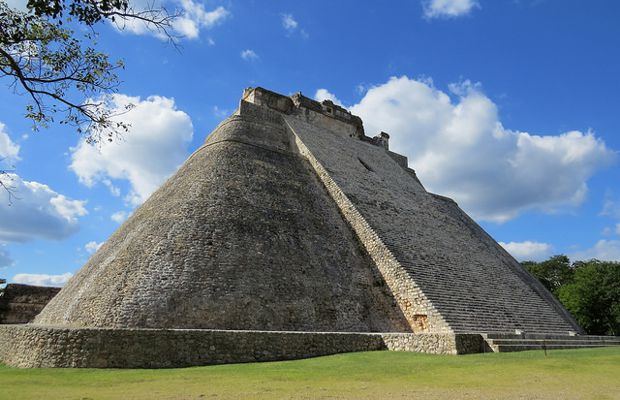 L’insolita piramide del centro cerimoniale maya di Uxmal